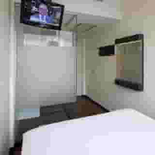 easyHotel Amsterdam City Centre South, 2 of 6