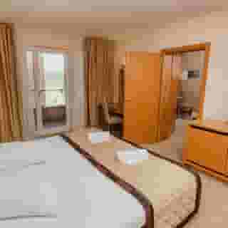 La Luna Hotel, 4 of 6