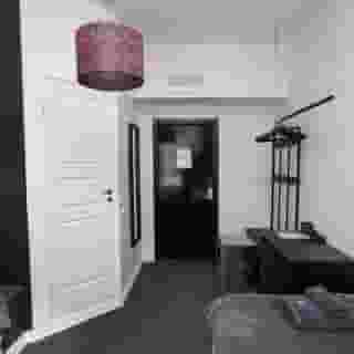 Eight Rooms, 4 of 6
