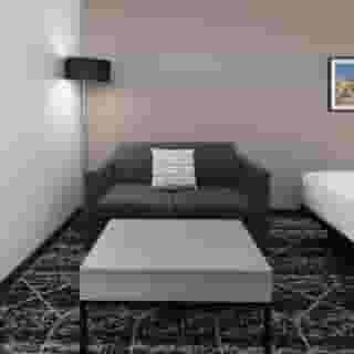 La Quinta Inn & Suites by Wyndham Houston Bush Iah South, 3 of 6