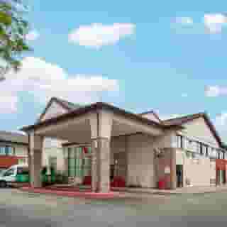 Quality Inn & Suites - Toronto West, 1 of 6