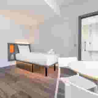 easyHotel Belfast, 1 of 6
