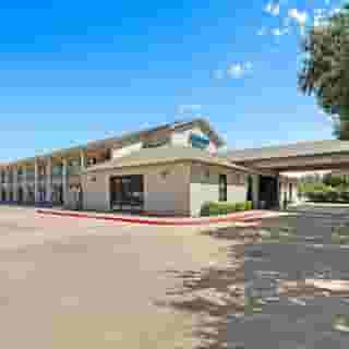 Days Inn by Wyndham Round Rock, 3 of 6