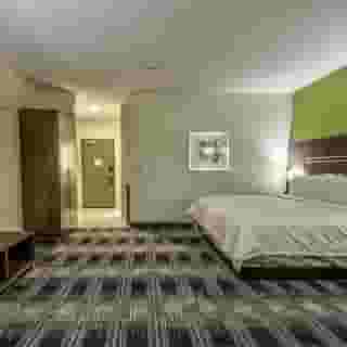 Holiday Inn Express & Suites Dallas Nw - Farmers Branch by Ihg, 1 of 6