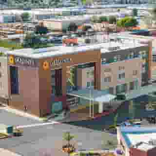 La Quinta Inn & Suites by Wyndham La Habra, 2 of 6