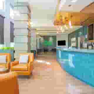 Sandman Signature Surrey-Guildford Suites, 2 of 6