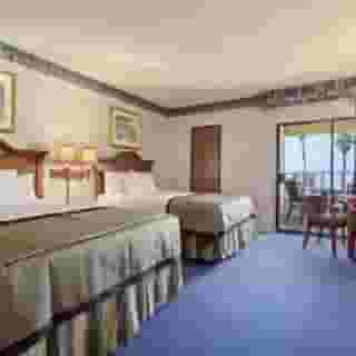Travelodge by Wyndham Sunset-Huntington Beach Ocean Front, 4 of 6