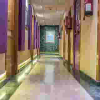 Erase un Hotel, 2 of 6