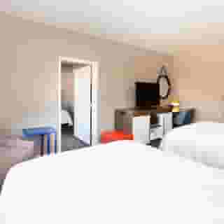 Hampton Inn Phoenix-Airport North, 2 of 6