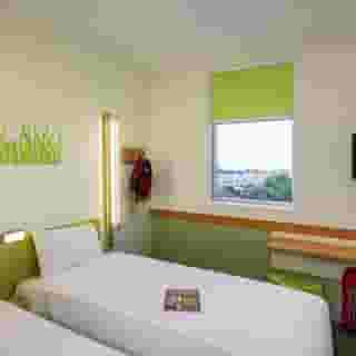 ibis budget Courbevoie Paris la Defense 1, 2 of 6