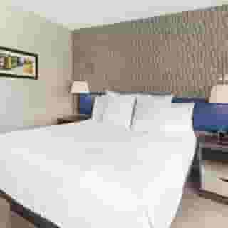 GLō Best Western Mississauga Corporate Centre, 4 of 6