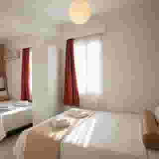 Metropolis Hotel, 5 of 6