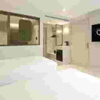 The Quarter Ploenchit by Uhg, 3 of 6