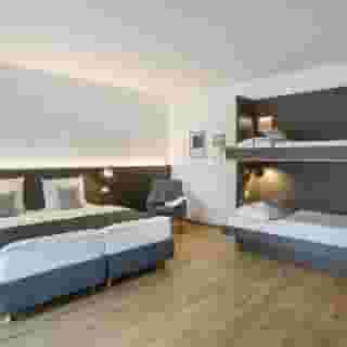 Jufa Hotel Hamburg HafenCity, 1 of 6