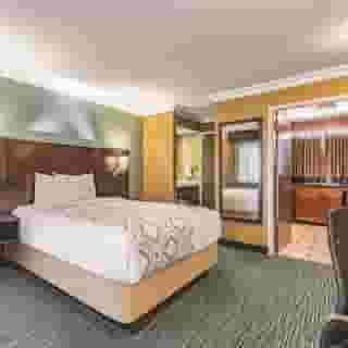 La Quinta Inn & Suites by Wyndham San Francisco Airport West, 3 of 6