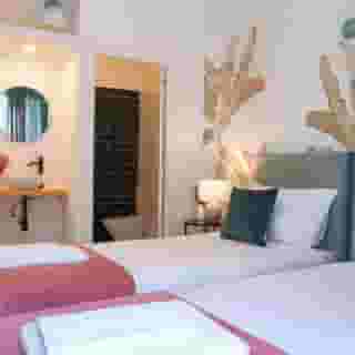 Succeed Campo Pequeno Suites, 1 of 6