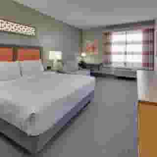 La Quinta Inn & Suites by Wyndham Dallas Love Field, 6 of 6