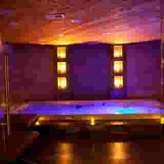 The Champagne Lodge & Luxury Suites, 1 of 6