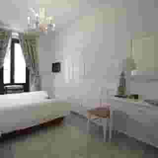 Basic Hotel Puerta de Sevilla, 2 of 6