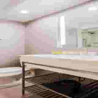 DoubleTree by Hilton Chicago - Alsip, 1 of 6