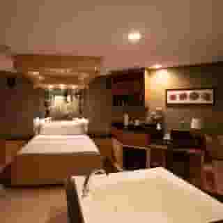 The Champagne Lodge & Luxury Suites, 2 of 6