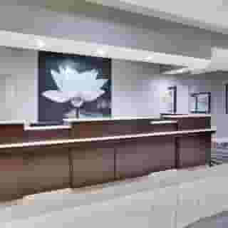 La Quinta Inn & Suites by Wyndham Dallas North Central, 3 of 6