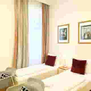 Riess City Rooms - Self Check-In, 1 of 6