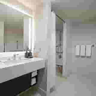 Sheraton LaGuardia East Hotel, 3 of 6