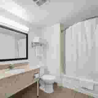 Deluxe Inn, 5 of 6
