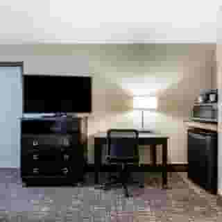 La Quinta Inn & Suites by Wyndham San Diego Mission Bay, 3 of 6
