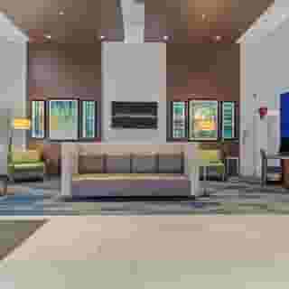 Holiday Inn Express & Suites Surrey by Ihg, 5 of 6