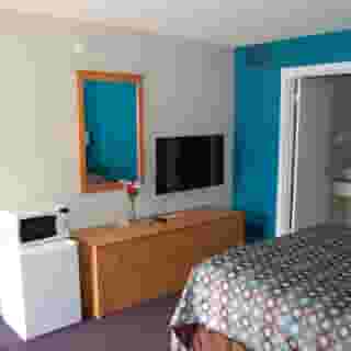 Colony Motel, 3 of 6