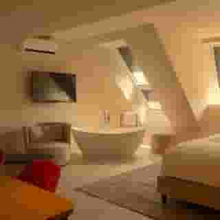 House of Ble, 3 of 6
