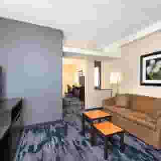 Fairfield Inn & Suites by Marriott Toronto Mississauga, 2 of 6