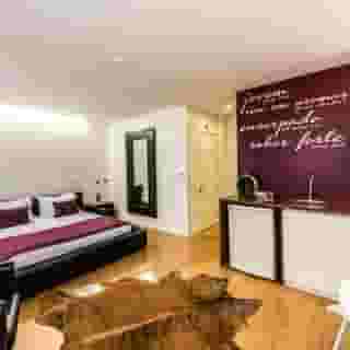 Lounge Inn, 3 of 6