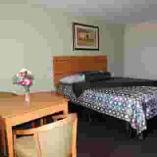 Colony Motel, 4 of 6
