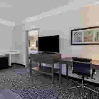 La Quinta Inn & Suites by Wyndham Seguin, 2 of 6