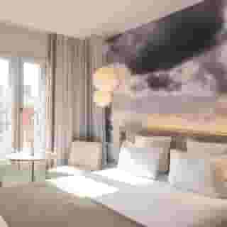 Le Grand Balcon, 3 of 6
