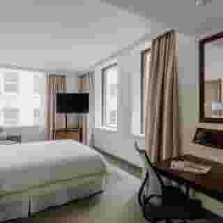 Club Quarters Hotel, Central Loop, Chicago, 3 of 6