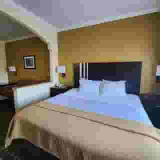 Days Inn & Suites by Wyndham Sam Houston Tollway, 3 of 6