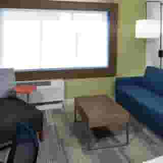 Holiday Inn Express & Suites Orlando At Seaworld, 2 of 6