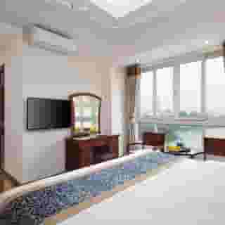 Lakeside Palace Hotel, 5 of 6