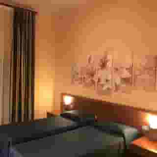 Hotel Paradiso, 3 of 6