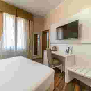 Hotel University, 6 of 6