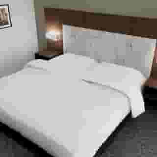 Quality Suites Austin South St. Elmo District, 3 of 6