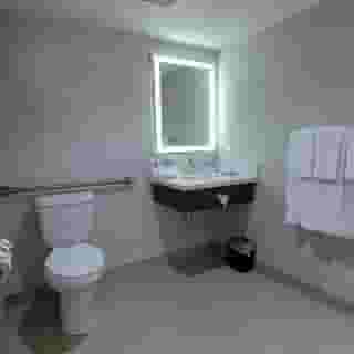 Holiday Inn Express & Suites Toronto Airport West by Ihg, 6 of 6