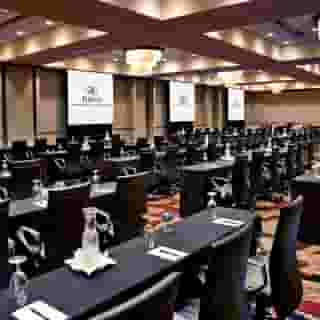 Hilton Rosemont Chicago O'Hare, 2 of 6