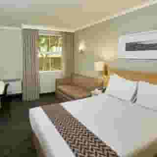 StayEasy Century City, 2 of 6