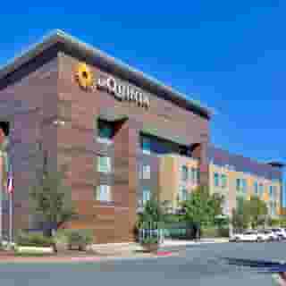 La Quinta Inn & Suites by Wyndham Lakeway, 2 of 6