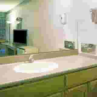 Travelodge by Wyndham Sunset-Huntington Beach Ocean Front, 5 of 6